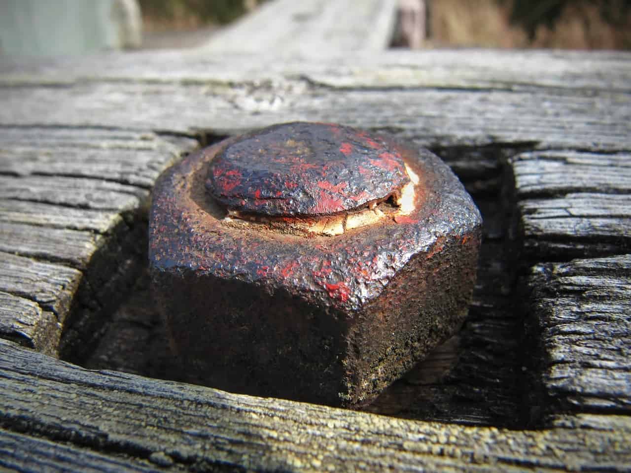 A stuck rusty nut